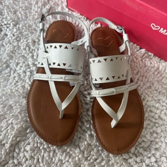 Madeline White and Tan Sandals - Picture 2 of 3
